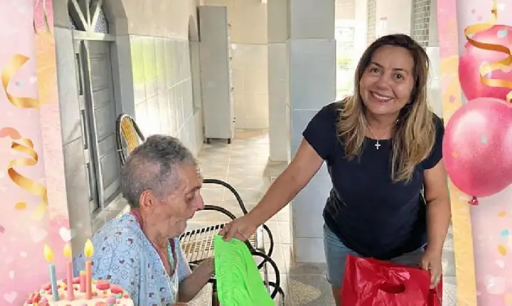 Hoje é dia de parabenizar nossa querida promotora Edivane Saraiva, pela passagem do seu aniversário